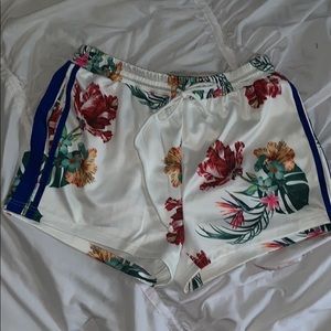 Fashion Nova Flower Set